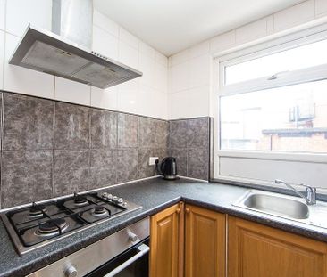 Derwentwater Terrace, Headingley, Leeds - Photo 5