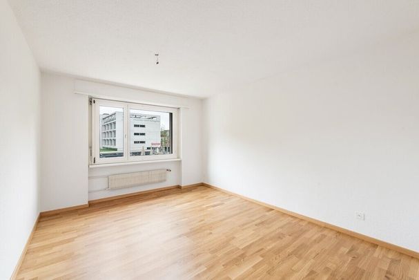 central city apartment with balcony - Foto 1