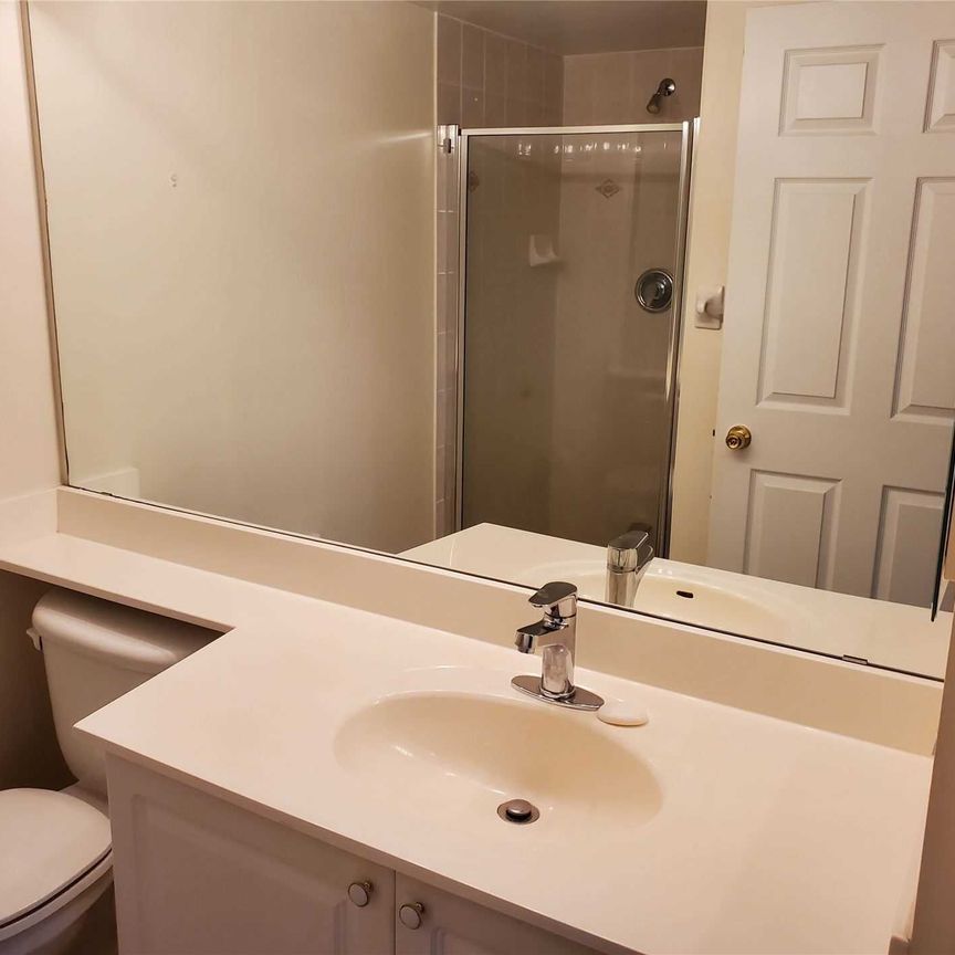 For Lease - 8 Hillcrest Avenue Unit# 2015, Toronto, Ontario - Photo 1