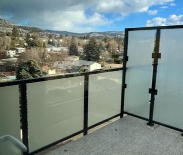 Top floor at Soho! 1 bed plus den - Photo 6