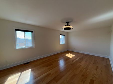 For Lease - 89 Slack Street Unit# Main and 2nd Floor only, Bradford West Gwillimbury, Ontario - Photo 2