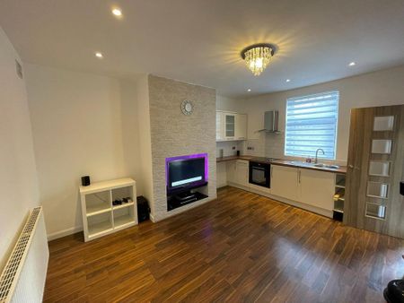 2 bedroom end of terrace house to rent - Photo 3
