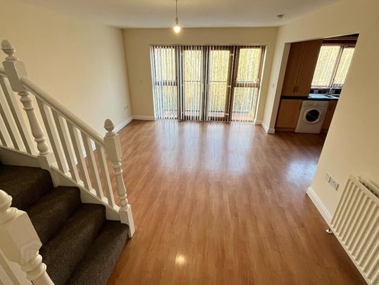 44 Silverwood Green, Lurgan, BT66 6SS - Photo 1