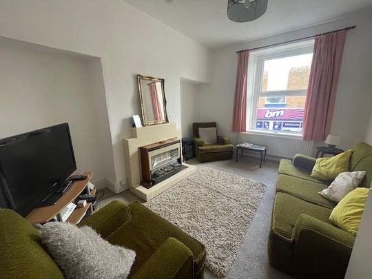 2 bedroom maisonette to rent - Photo 1