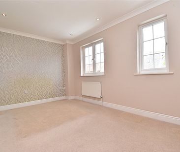 Radvald Chase, Stanway, Colchester, Essex, CO3 0RF - Photo 5