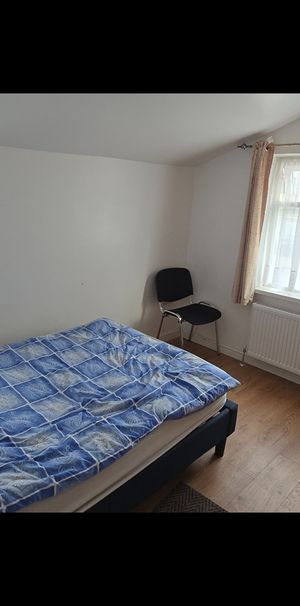 Room in a Shared House, Leyton, E10 - Photo 1