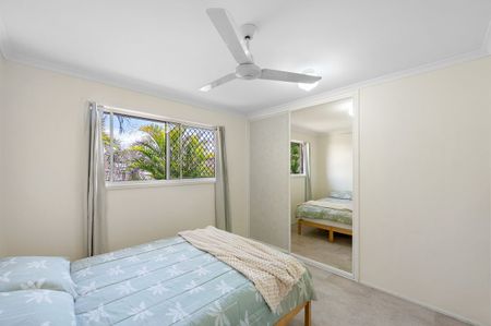 Spacious Family Home on a Large Block with Dual Street Access - Photo 5