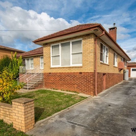 30 Ernest Street, Queanbeyan - Photo 1