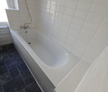 2 Bed Terraced House, Sangley Road, SE6 - Photo 4