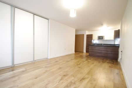 Hurley House, 31 Park Lodge Avenue, West Drayton, UB7 - Photo 5