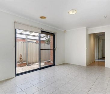 6 Sage Hills Place, CRAIGIEBURN - Photo 2