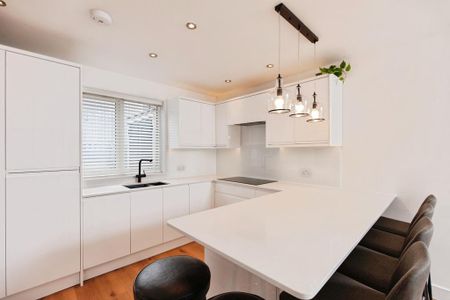 3 bedroom flat to rent - Photo 3