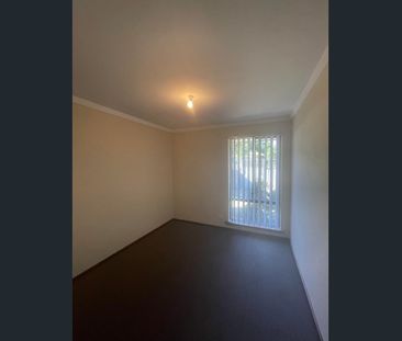 8 Aston Way, Gosnells, WA 6110 - Photo 2