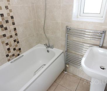 3 bedroom semi-detached house to rent - Photo 6