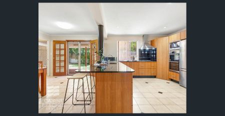 Spacious Family Home - Photo 2