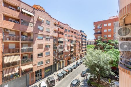 Flat for rent in Patraix (Valencia) - Photo 4