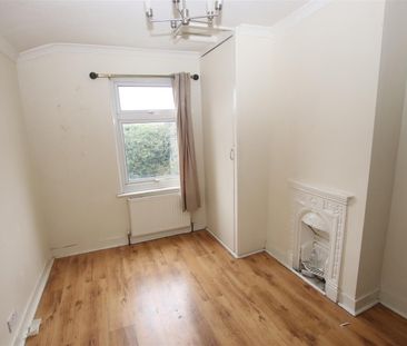 3 bedroom Terraced House to let - Photo 4