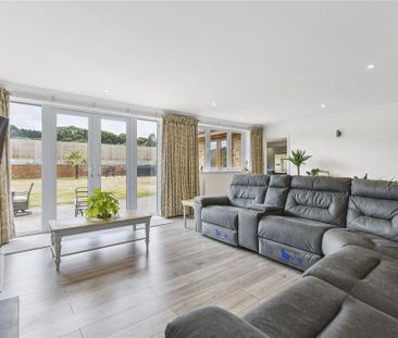 6 bedroom detached house to rent - Photo 2