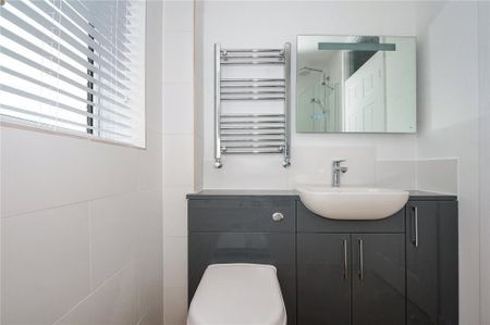 3 bedroom terraced house to rent - Photo 4
