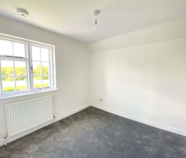 A charming listed cottage in the heart of Kent. - Photo 4