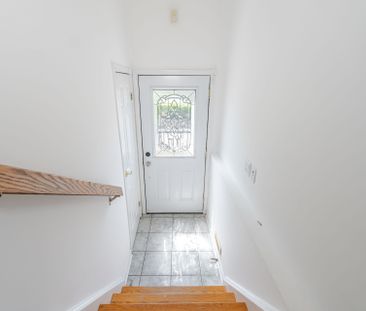 For Lease - 122 Moregate Crescent, Brampton, Ontario - Photo 2