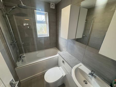 Hillfield Avenue, Wembley - Photo 5