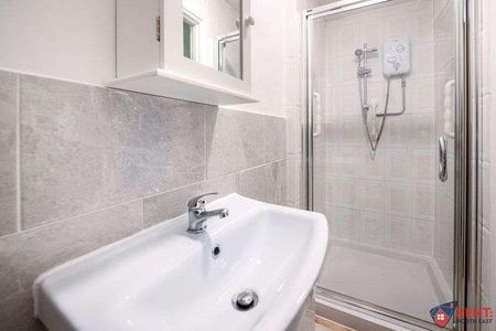 Mowbray Road, South Shields, NE33 - Photo 5