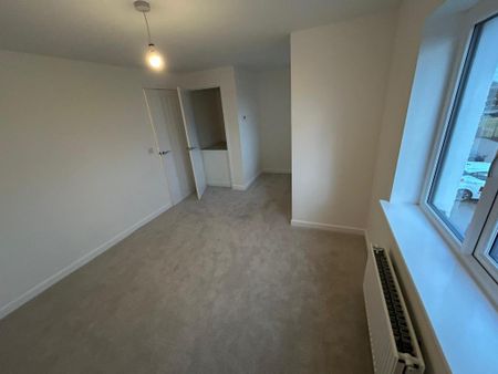 3 bedroom semi-detached house to rent - Photo 4