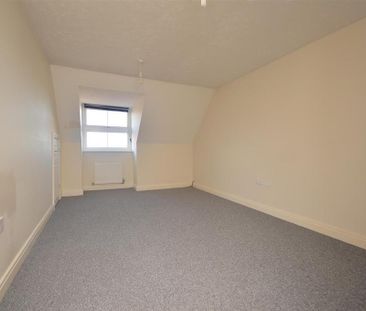 3 bedroom semi-detached house to rent - Photo 6