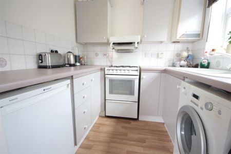 1 bedroom Terraced House to let - Photo 5