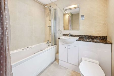 Charming two bedroom house ideally located in the heart of Earl's Court. - Photo 5