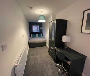 1 bedroom in a house share to rent - Photo 1