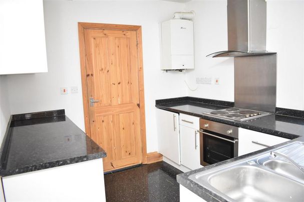 2 bedroom flat to rent - Photo 1