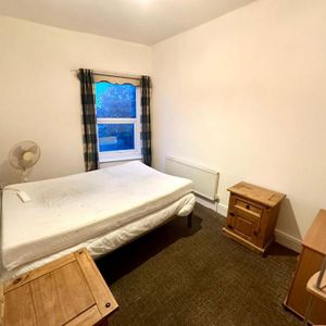 1 bedroom ground floor flat to rent - Photo 2