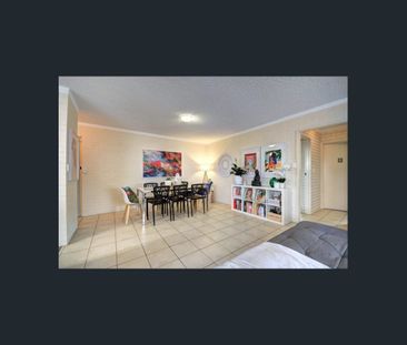 Fully Furnished Two Bedroom in the Heart of Mooloolaba - Photo 1