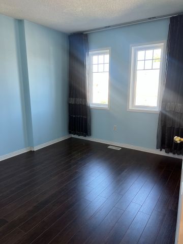 For Lease - 7 Settler's Court, Whitby, Ontario - Photo 5