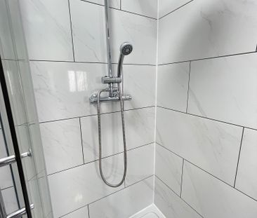 Bright Ensuite double room available close to Elizabeth Line and He... - Photo 1