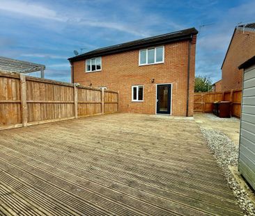 2 bedroom semi-detached house to rent - Photo 4