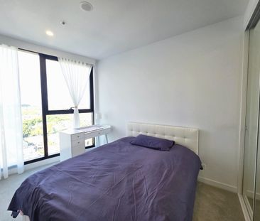 Furnished 2 Bed 2Bath Apartment in the Centre of Box Hill with Grea... - Photo 4
