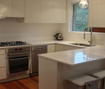 SUN-DRENCHED APARTMENT - Photo 6