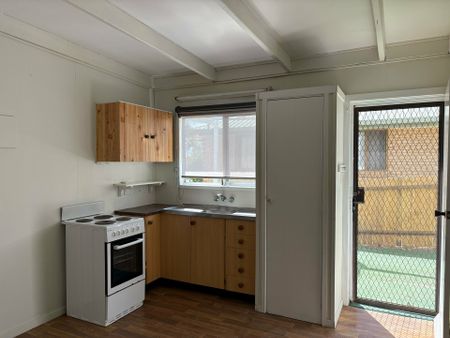 Cosy affordable 2 bedroom home in Wondai - Photo 4
