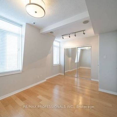 2 Bedroom, 2 Bathroom - King West Townhouse - Photo 4