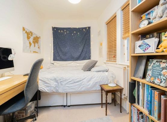 Gordon Place - Photo 1