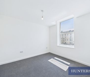 2 bedroom Flat To Let - Photo 5
