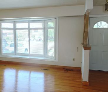 For Lease - 11 Southill Drive, Hamilton, Ontario - Photo 1