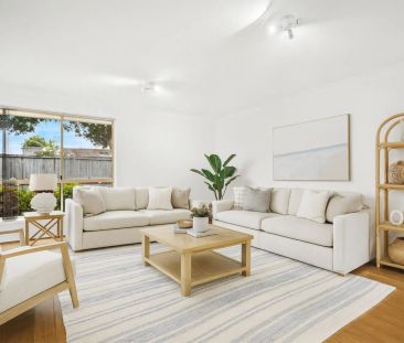 Sunlit Coastal Townhouse in a Quiet Boutique Setting - Photo 3