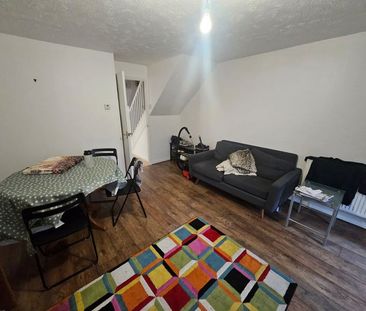 The Beeches - Photo 2