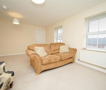 2 bedroom maisonette to rent - Photo 1