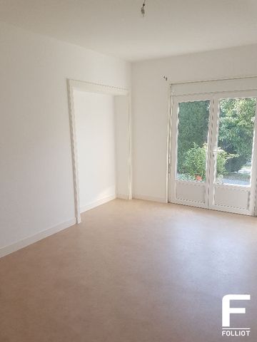 A LOUER Appartement 2 PIECES 50000 Saint-Lô 1 chambre 51.40m² - Photo 2