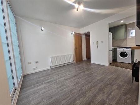 8c Lesley Heights, Glassillan Grove, Greenisland, Carrickfergus, BT38 8TB - Photo 2